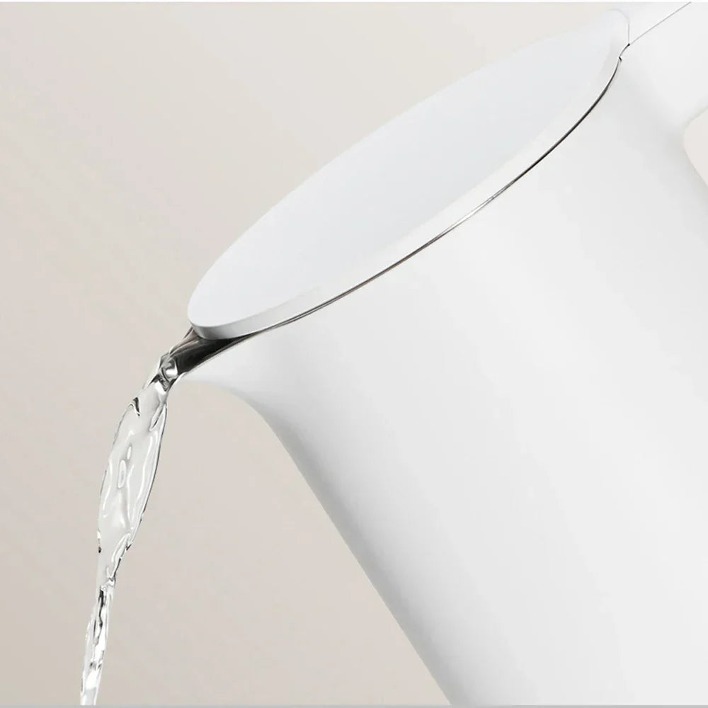 Weisser Wasserkocher mit Temperaturanzeige